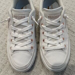 Skechers Arch Fit Arcade - Meet Ya There Sneakers